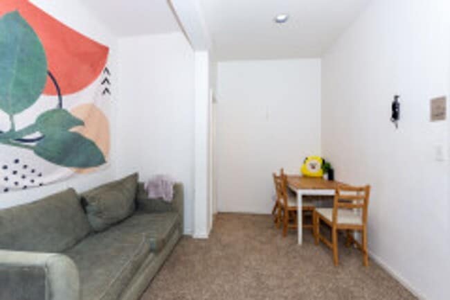 Building Photo - Allston 2 bedroom apartment - 9/1/26