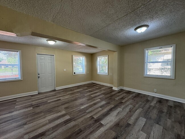 Photo - 2881 NW 11th Pl