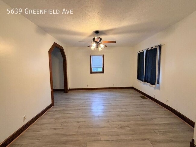 Photo - 5639 Greenfield Ave