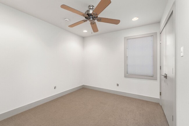 Building Photo - FALL 2026 PRE-LEASE! Amazing Location for ...