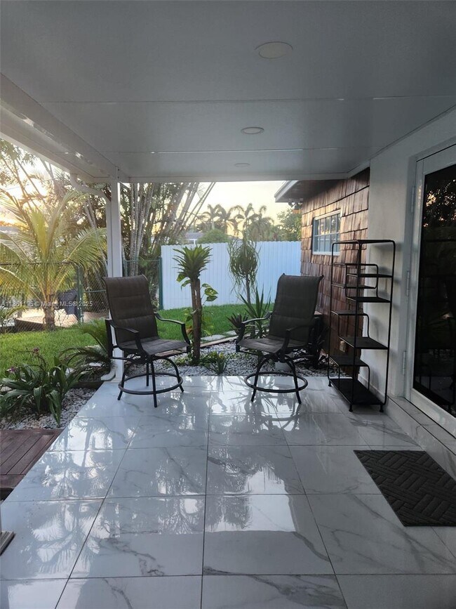 Photo - 290 NW 92nd Ave