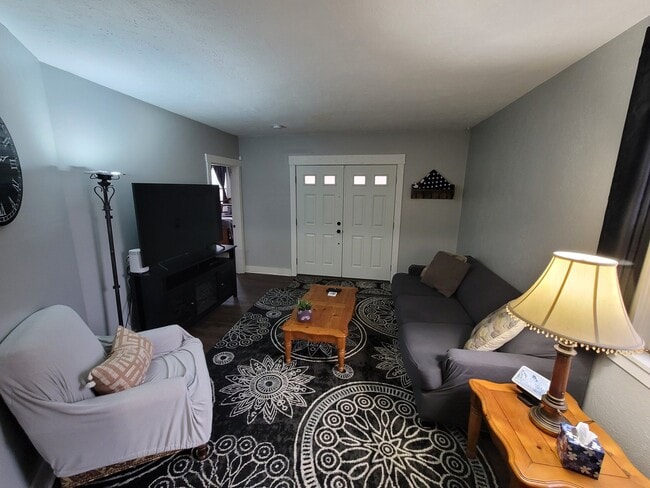 95 Grant Ave Unit 1