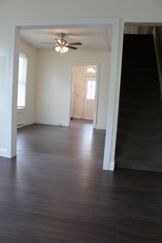 Building Photo - 436 Cross St Unit #438