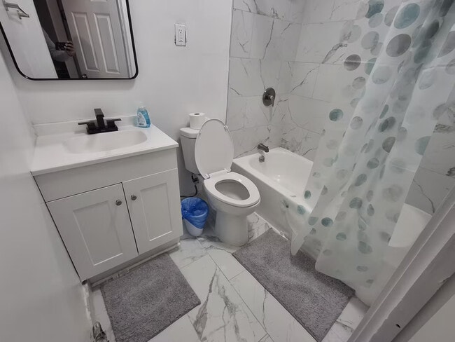 Photo - 2190 Fulton St