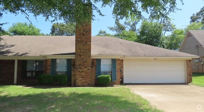 Building Photo - Whitehouse ISD! Spacious 3 Bedroom, 2 Bath...