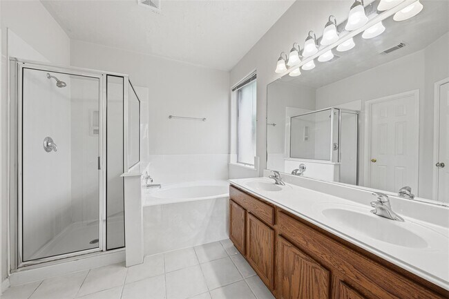 Photo - 18010 Timber Crossing Ln