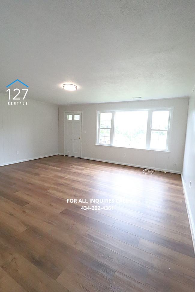 Fully Renovated 2-Bedroom Apartment in Convenient Location!