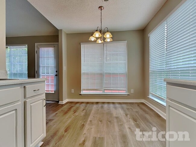 Photo - 4050 Monarch Dr