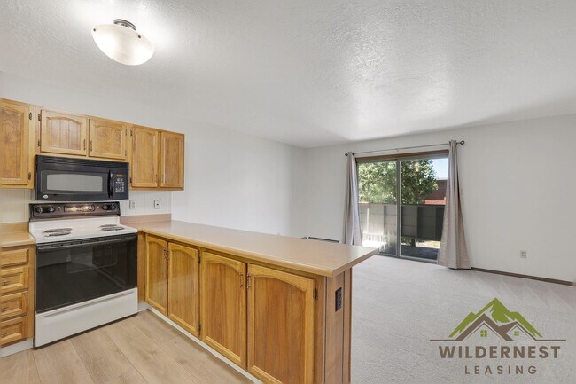 Photo - DVW Condo-New paint/Flooring- 1 Bedroom/1 ...