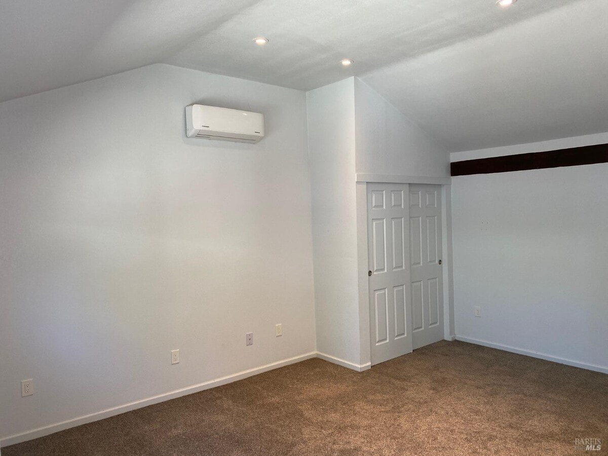 Photo - 1644 Hillview Pl