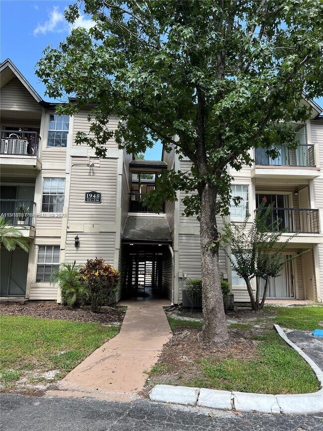 Photo - 1948 Lake Atriums Cir Unit 124