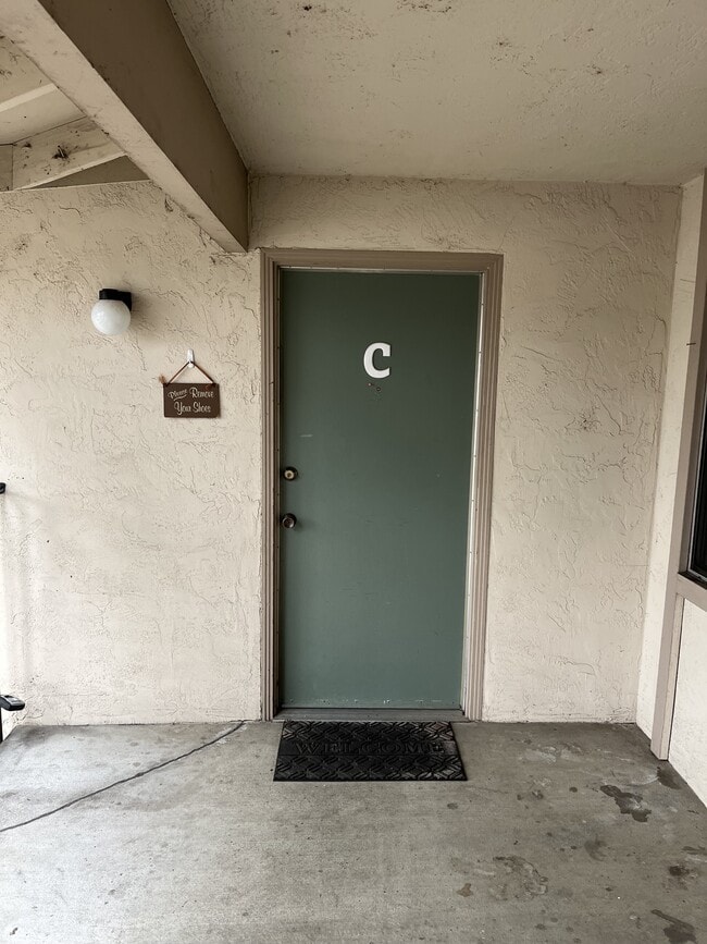 Building Photo - 1305 Southwest Blvd Rental