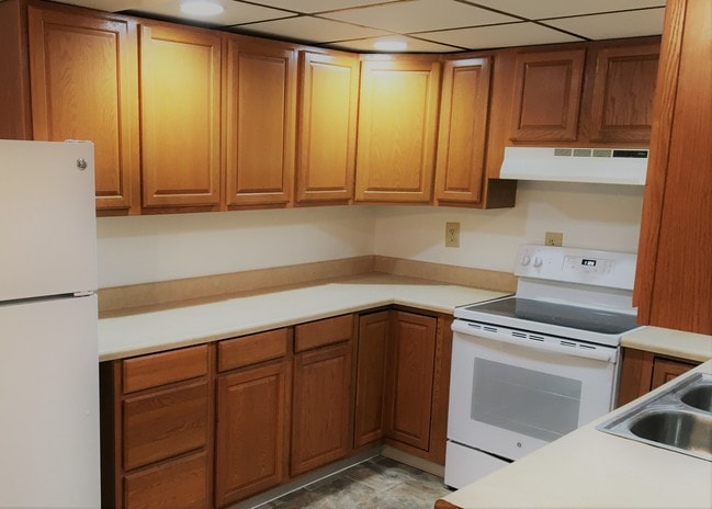 Kitchen - Camelot Apartments