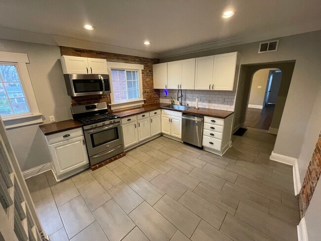 Photo - 1671 Franklin Ave