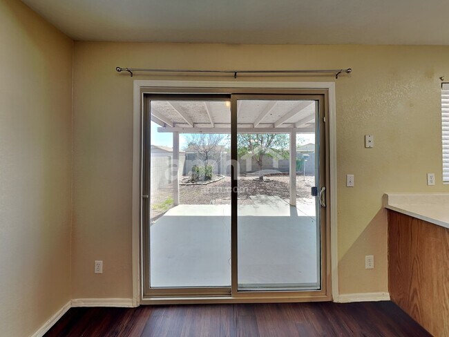 Photo - 1767 W Rue De La Montagne