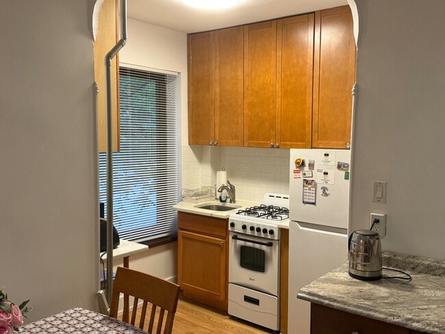 2157 Bleecker St Unit Margaret