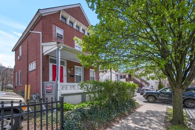 Building Photo - 4 bedrooms, 2 bathrooms, legal for 8 people Rental