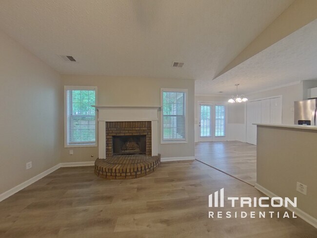 Photo - 233 Roberts Trail