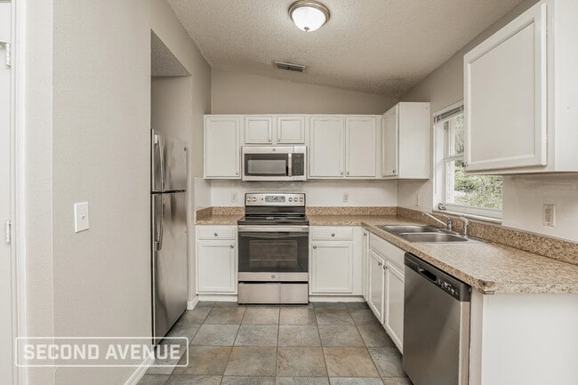 Photo - 703 W Chelsea St