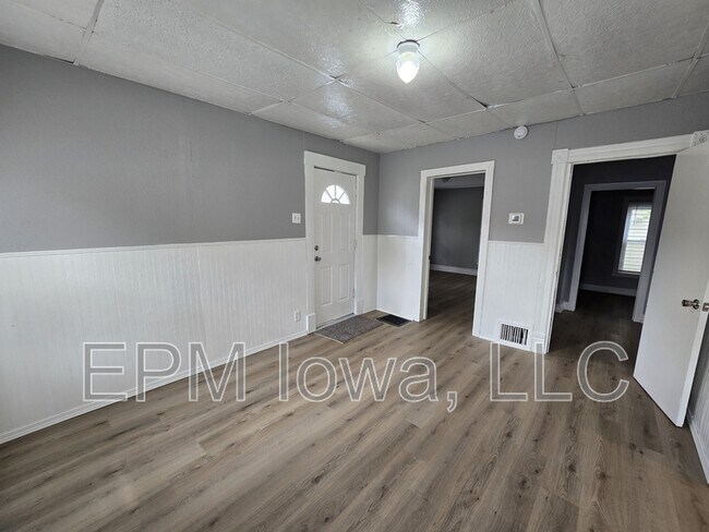 Photo - 425 Glenwood St