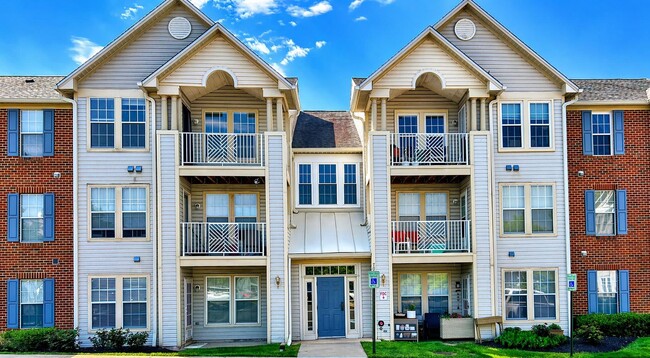 Building Photo - 703 Orchard Overlook Unit 301