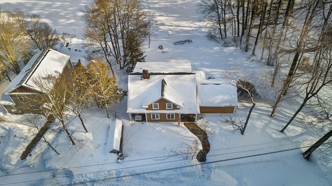 Photo - 27 Lower Dam Way