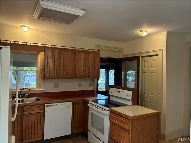 Photo - 960 Salt Springs Rd