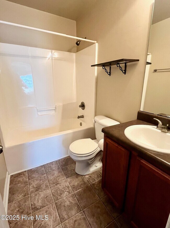 Photo - 227 Glenhaven Ln