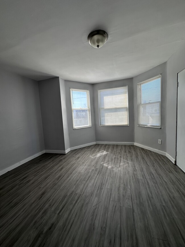 Photo - 2647 S 68th St