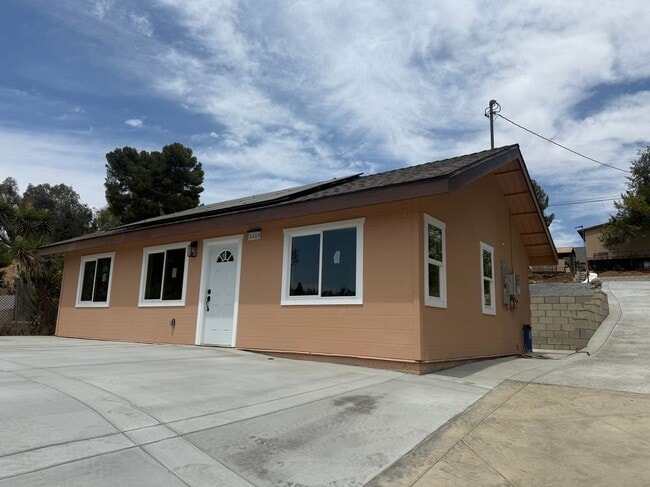 Building Photo - 1416 Prospect Dr
