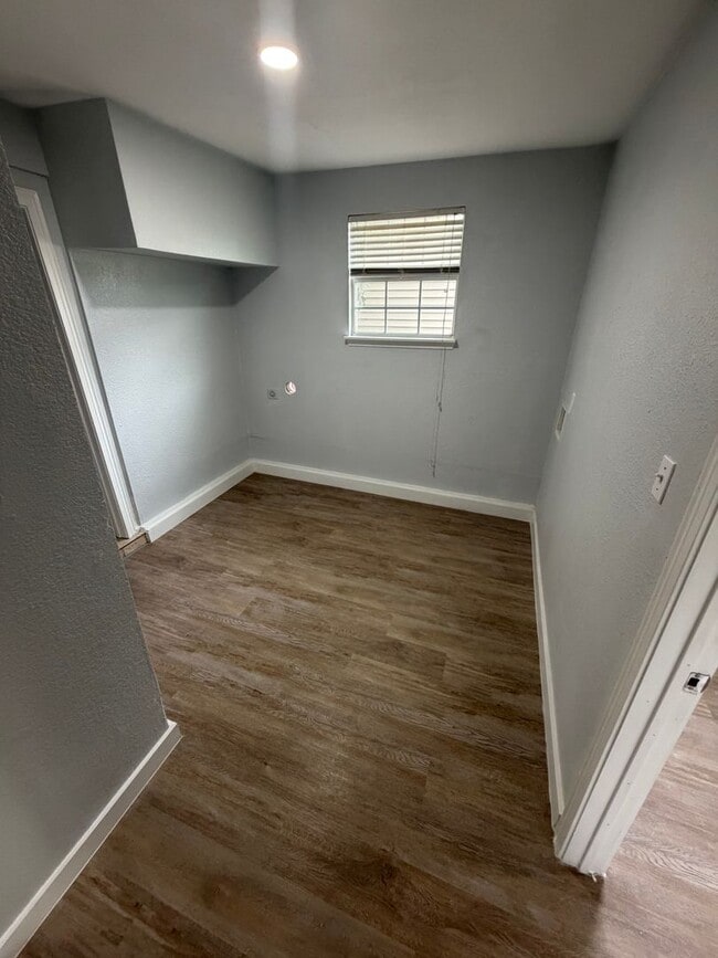 Photo - 3002 Shenstone Dr
