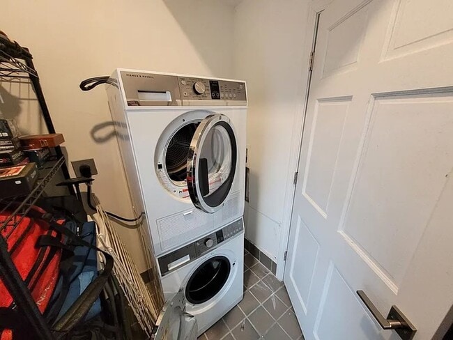 Photo - NO BROKER FEE!  Coolidge Corner 3 bed/2 bath with central air, laundry, recessed lighting
