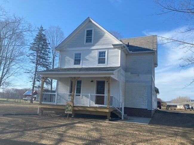 Building Photo - 82 Comins Rd