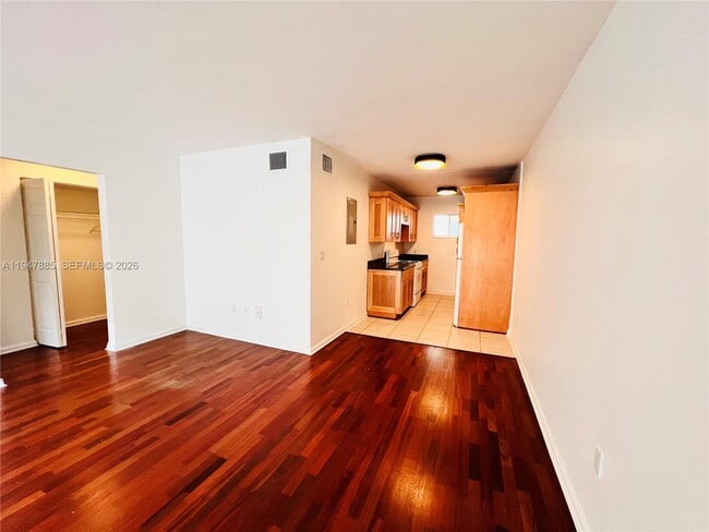 Photo - 2033 Calais Dr Unit 3