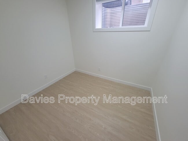 Photo - 20825-2019A 19A Ave NW