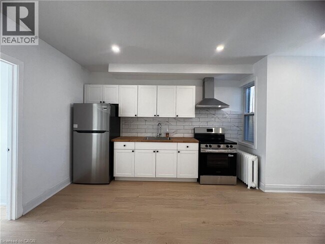 Photo - 804A ST CLAIR Avenue W Unit# 101 Unit 101