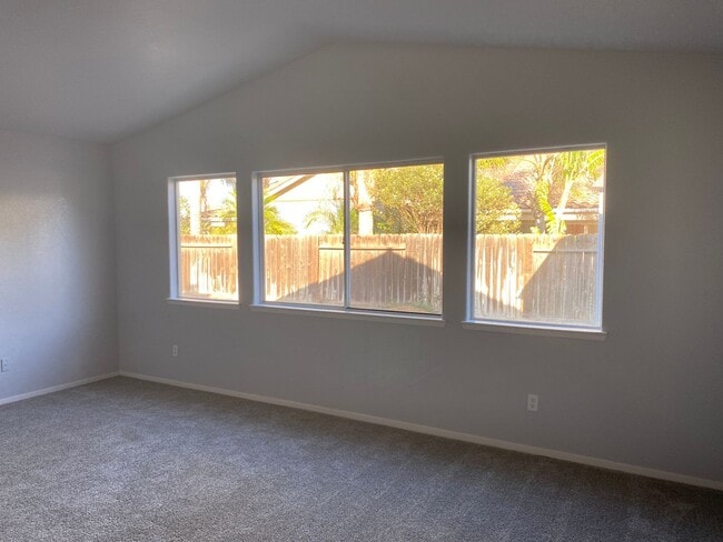 Building Photo - COMING SOON!! VERY NICE HOME 4 BEDROOM 2 BATHS