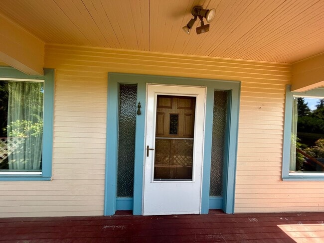 Photo - 2516 Huron St
