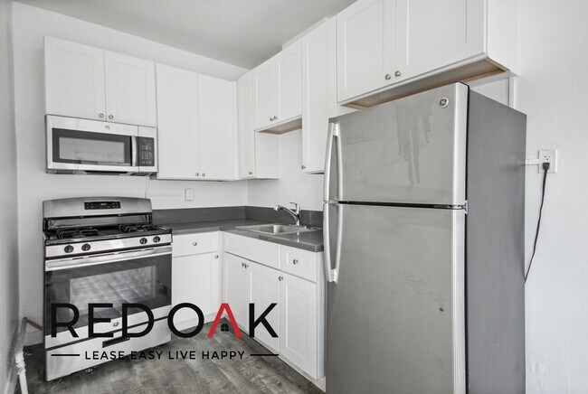 Photo - 5611 Carlton Way Unidad 309