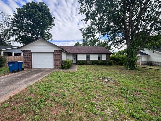 Photo - 3 Bedroom Single Family Home In Bentonville!