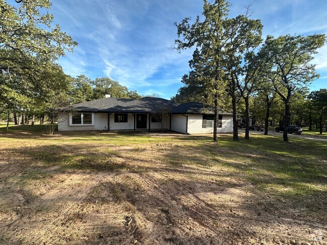 Building Photo - Beautiful HOME on 3.88 Acres with 30x40 SH...