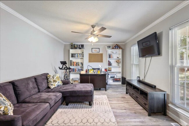 Photo - 126 Sugar Maple Ln