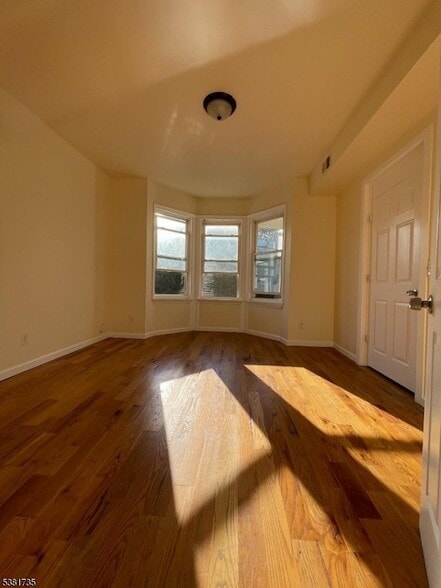 Building Photo - 112 Chadwick Ave Unit 2 Rental