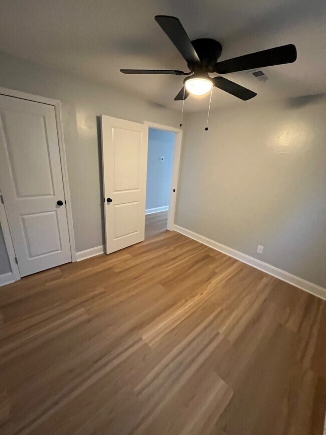 Photo - 2617 Dundeen St