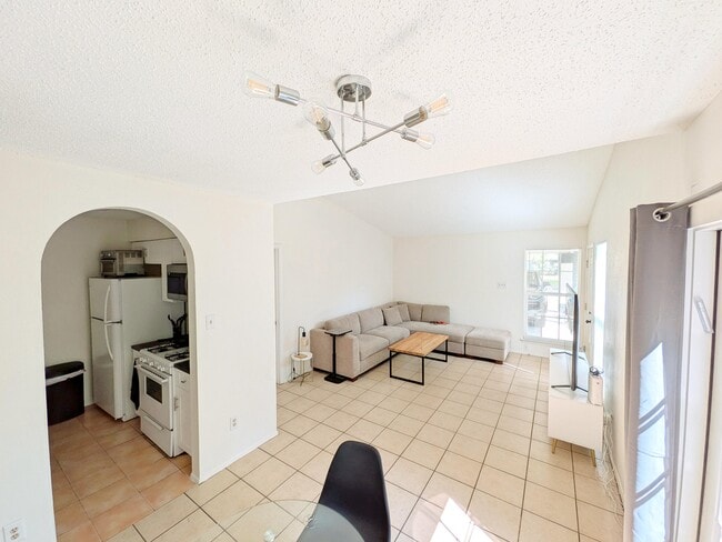 111 Meteor Dr Unit A