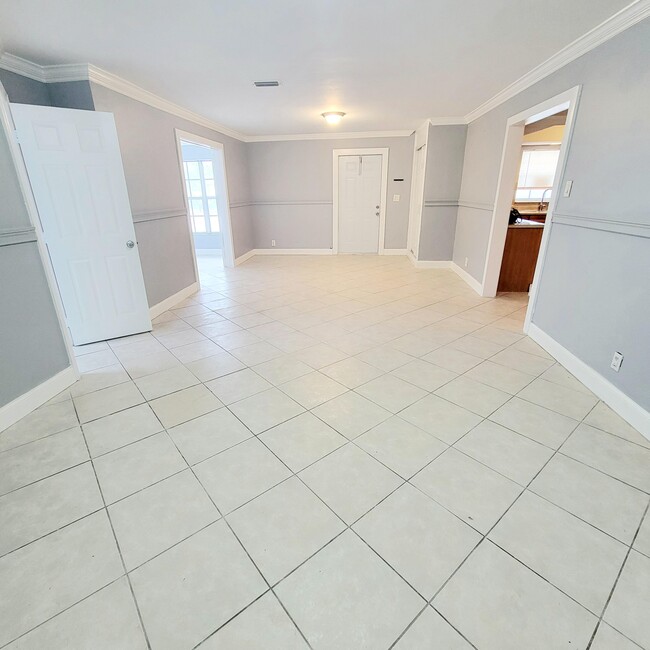 2021 NW 64th Ave