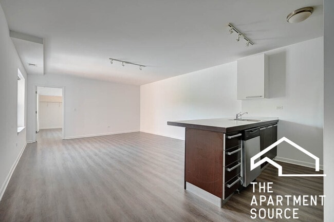 Photo - 1544 W Glenlake Ave Unit 2F