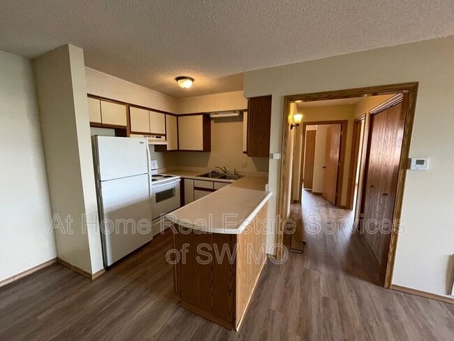 Photo - 2850-2862 S Rogers