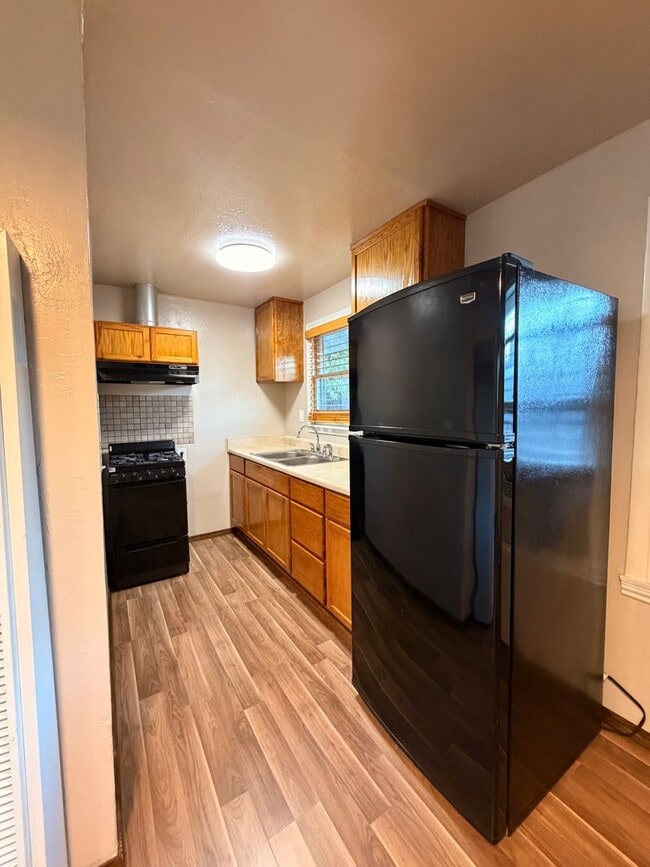 660 Maple St Unit B