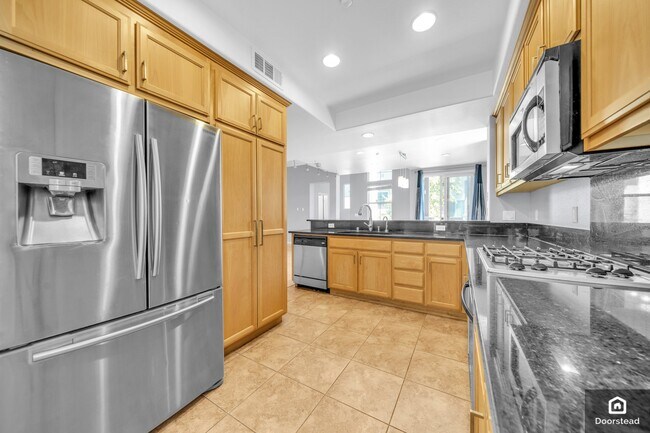 Building Photo - 955 Pavilion Loop